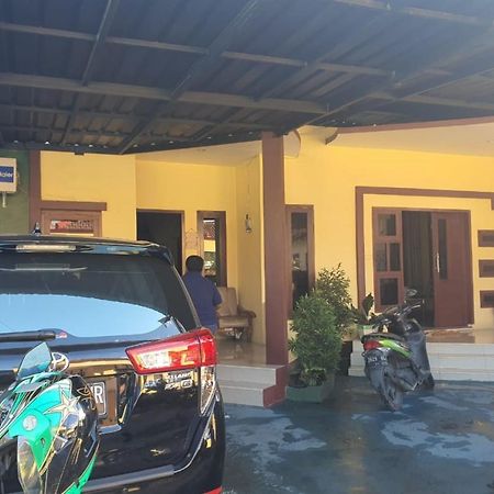 New Puri Amalia Apartment Banyuwangi  Bagian luar foto